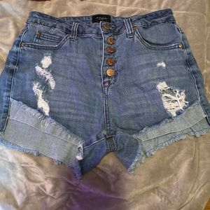 distressed summer shorts ✨💕